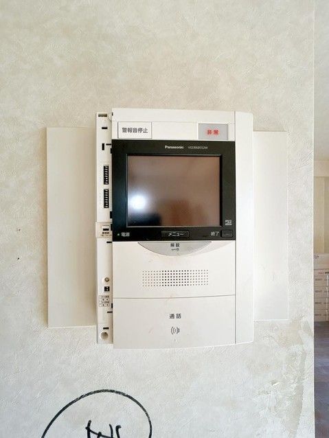 Renovated 2LDK Apartment in Gifu City with Balcony - Thumbnail 4