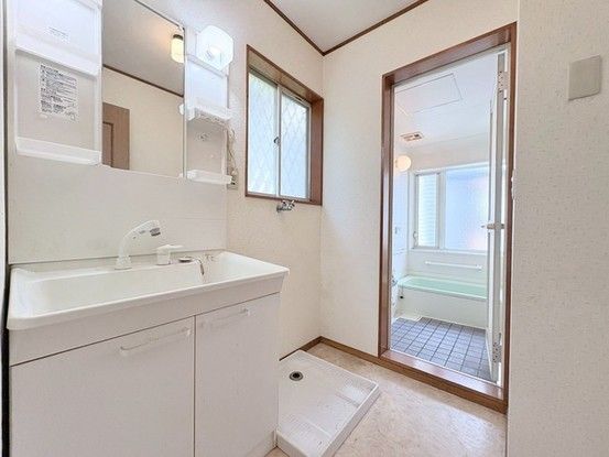 4LDK Used Detached House in Koshigaya, Saitama - Thumbnail 3