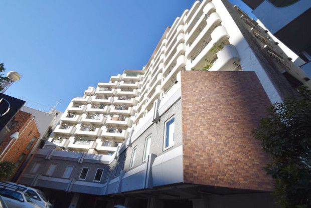 1LDK Apartment for Sale in Roppongi, Minato-ku, Tokyo - Thumbnail 3