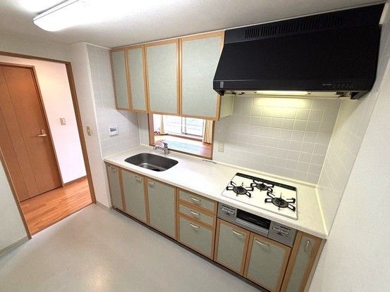 3SLDK Apartment for Sale Near Inba-Nihon-Idai Station, Inzai - Thumbnail 2