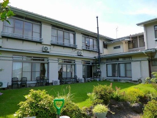 Large Former Inn in Atami with 12LDK and Ocean Views - Thumbnail 2