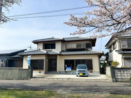 Renovated 5LDK House in Yoshinogawa with Parking for 4 Cars - Thumbnail 3