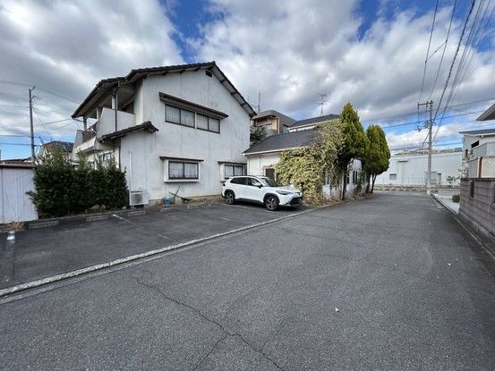 4LDK Detached House for Sale in Takarako-cho, Matsuyama - Thumbnail 2