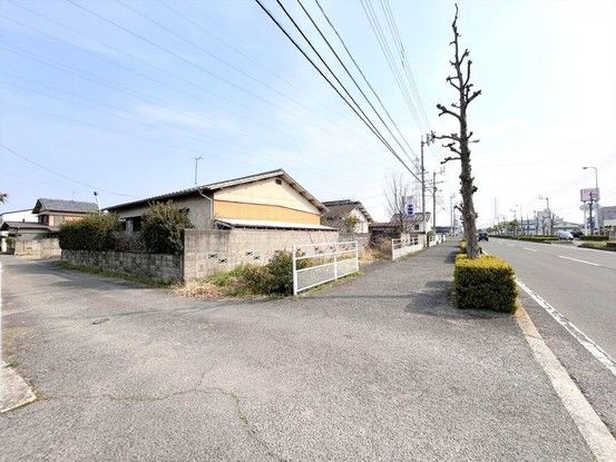 Renovated 3SLDK House in Takamatsu, Kagawa - 94.11m² - Thumbnail 2