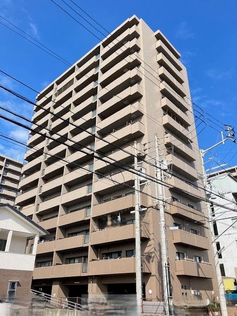 4LDK Apartment for Sale in Matsuyama, Ehime with Castle View - Thumbnail 2