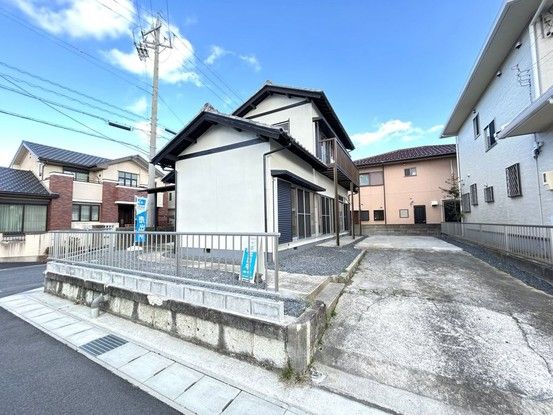 Renovated 4LDK Corner House in Suzuka, Mie - 86.52 sqm - Thumbnail 2