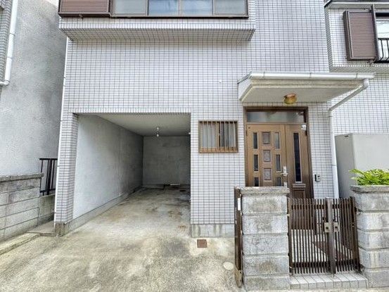 3DK Used House in Yamashina, Kyoto - 74.85 sqm - Thumbnail 2