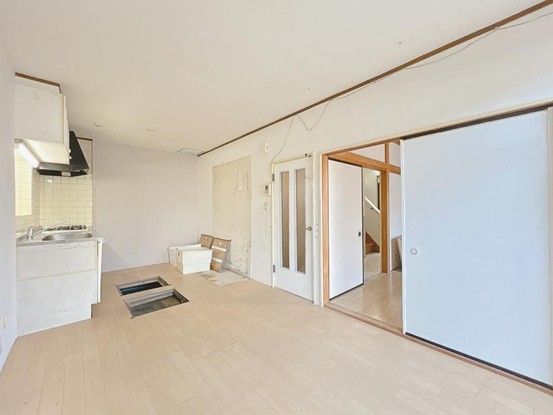 Renovated 3LDK House for Sale in Ichikawa, Chiba - Thumbnail 2