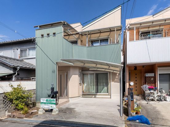 4LDK Resale House in Toyonaka, Osaka Near Shonai Station - Thumbnail 2