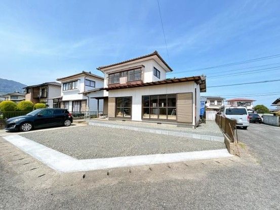 4LDK Renovated House for Sale in Imari, Saga Prefecture - Thumbnail 2