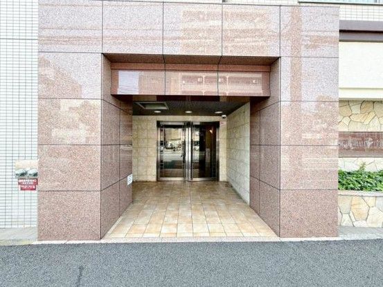 Renovated 3LDK Apartment in Minami Ward, Yokohama - Thumbnail 2