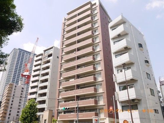 3LDK Apartment for Sale in Higashi-Ikebukuro, Toshima-ku, Tokyo - Image 1