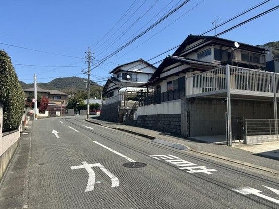 Renovated 3LDK House in Fukuoka Higashi Ward with Parking - Image 1
