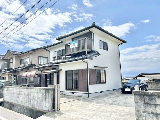 Renovated 4LDK House in Kanonji, Kagawa with 5 Parking Spaces - Thumbnail 2