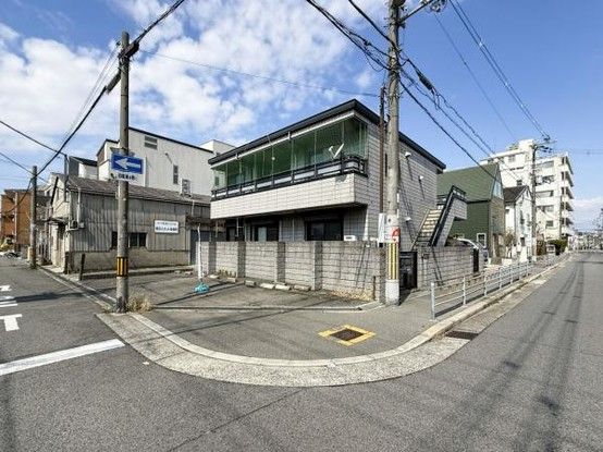 6LDK Two-Family House on Corner Lot in Osaka's Ikuno Ward - Thumbnail 4