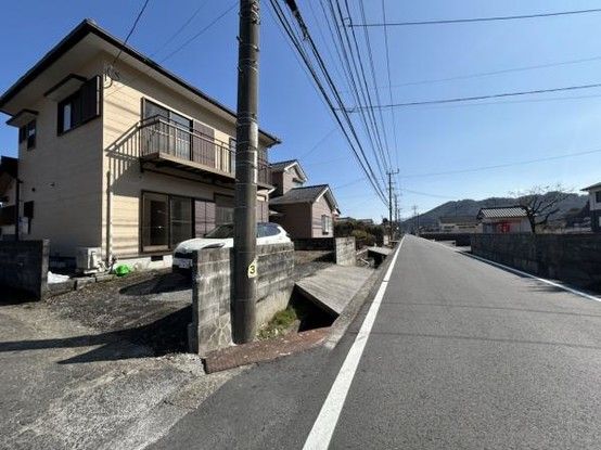 Renovated 4LDK House with 172 sqm Land in Saiki, Oita - Thumbnail 2