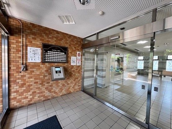 Renovated 1LDK Apartment with Garden near Toshogu Station, Sendai - Thumbnail 3