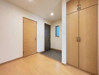 Detached House in Adachi, Tokyo with Garage and Loft - Thumbnail 4