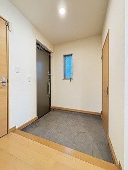 Detached House in Adachi, Tokyo with Garage and Loft - Thumbnail 3