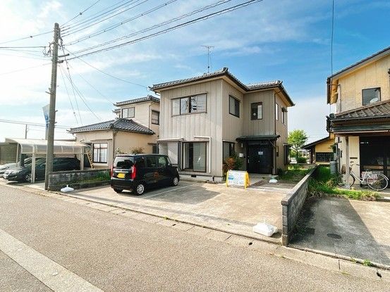 Renovated 4LDK House for Sale in Tonami City, Toyama - Thumbnail 2