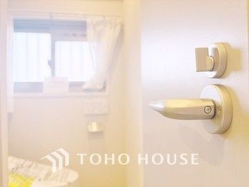 Renovated 1LDK Apartment in Shinjuku, Tokyo - Thumbnail 2