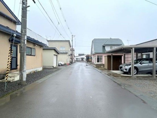 8SLDK House for Sale in Kuroishi, Aomori with 5 Parking Spaces - Thumbnail 2