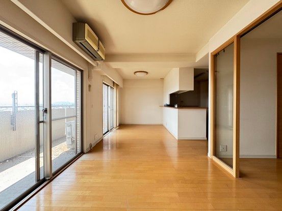 3LDK Apartment for Sale in Takamatsu, Kagawa - 76.59 sqm - Thumbnail 2