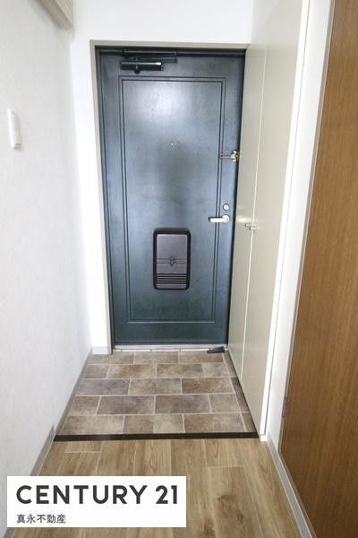 2LDK Apartment for Sale in Ogaki, Gifu - 66.69 sqm - Thumbnail 2
