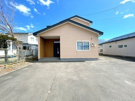 Renovated 4LDK House for Sale Near Shinfuji Station, Kushiro - Thumbnail 2