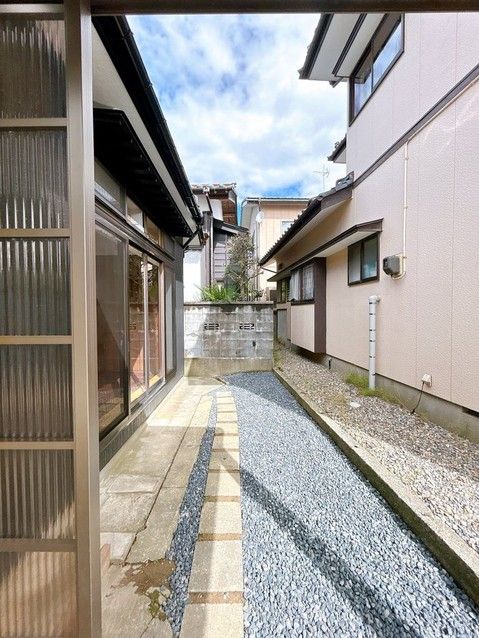 Renovated 3LDK House in Niigata City's Nishikan Ward - Thumbnail 2