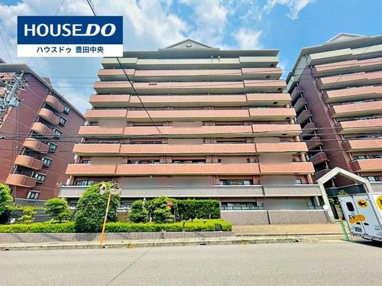 4LDK Renovated Apartment in Toyota City, Aichi - Image 1