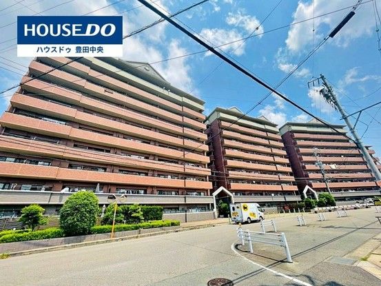 4LDK Renovated Apartment in Toyota City, Aichi - Thumbnail 2