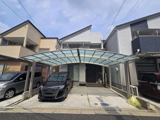 3LDK Detached House for Sale in Kadoma, Osaka - Image 1