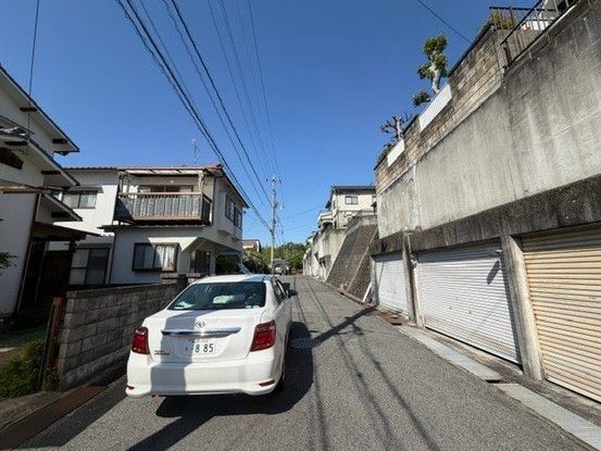 Spacious 4LDK Resale House in Higashi Ward, Hiroshima - Thumbnail 3