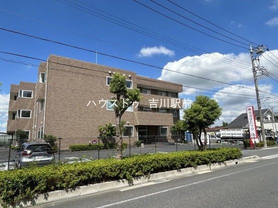 Spacious 5LDK House 150.7m2 in Yoshikawa Saitama - Thumbnail 2