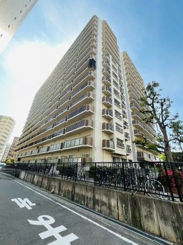 1R Apartment for Sale in Nishi Ward, Osaka - 7.4M Yen - Thumbnail 2