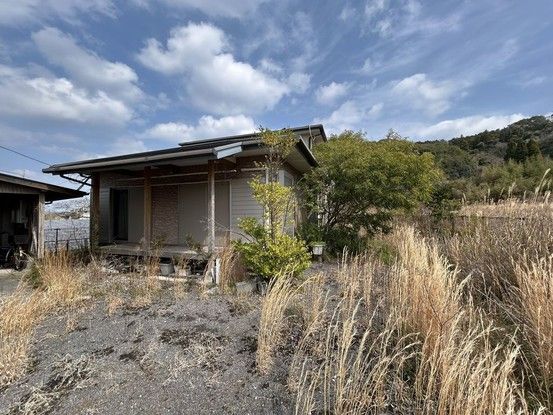 6LDK House with Solar Panels in Amakusa, Kumamoto - Thumbnail 4