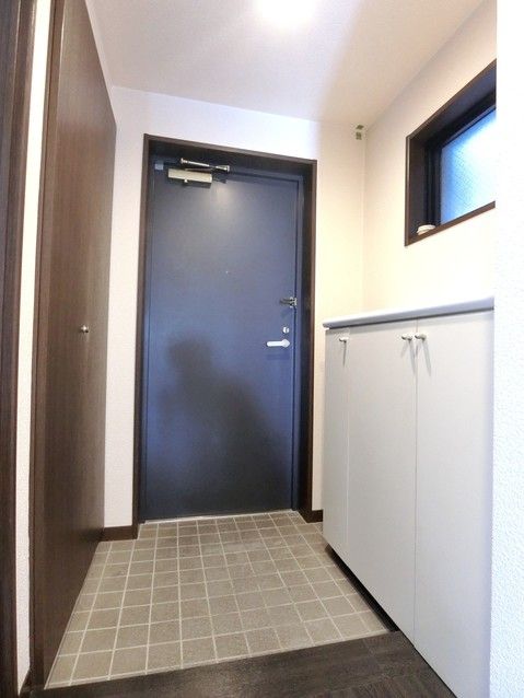 2LDK Apartment with Pool & Gym for Sale in Kanazawa - Thumbnail 3