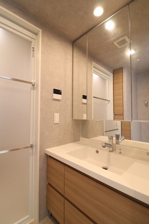 2LDK Apartment for Sale in Chatan, Okinawa – 50.01 sqm - Thumbnail 4