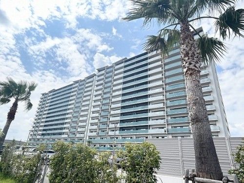 2LDK Apartment for Sale in Rokko Island, Kobe - 66.9 sqm - Thumbnail 2