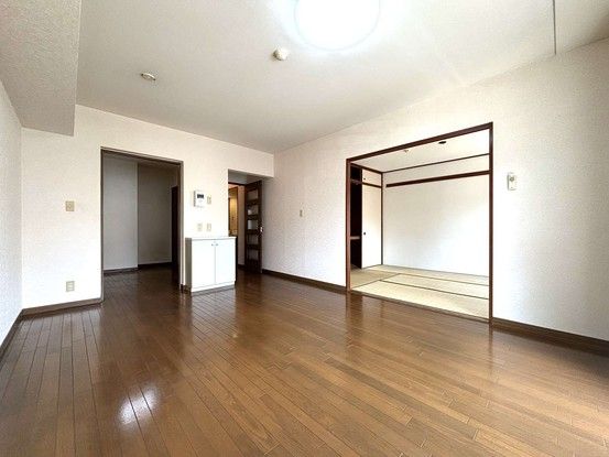 3LDK Apartment for Sale in Kashiwa, Chiba - 73.71 sqm - Thumbnail 2