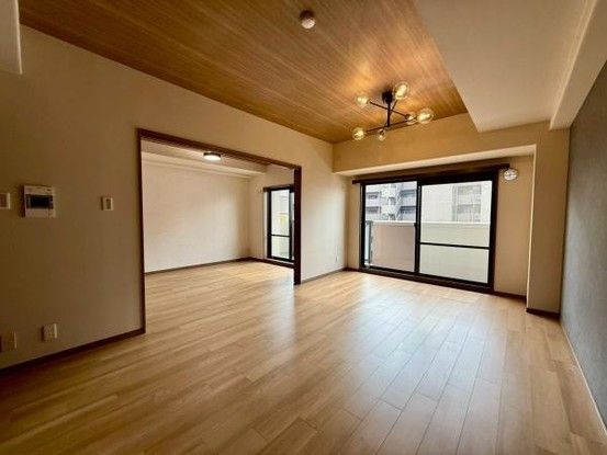 3LDK Apartment for Sale in Sakai City, Osaka - 72.63 sqm - Thumbnail 3