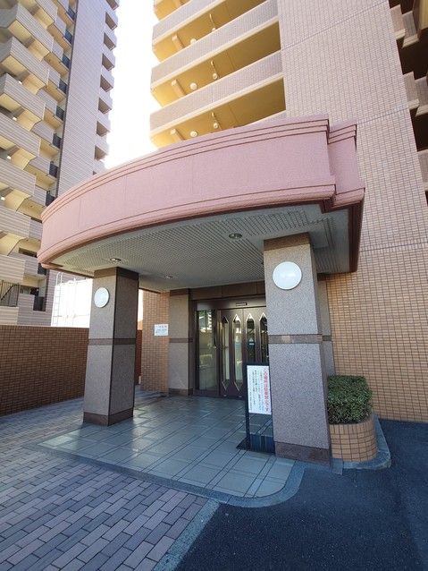 Renovated 2SLDK Apartment in Matsuyama, Ehime - Thumbnail 3