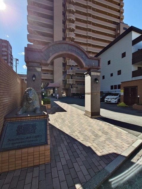 Renovated 2SLDK Apartment in Matsuyama, Ehime - Image 1