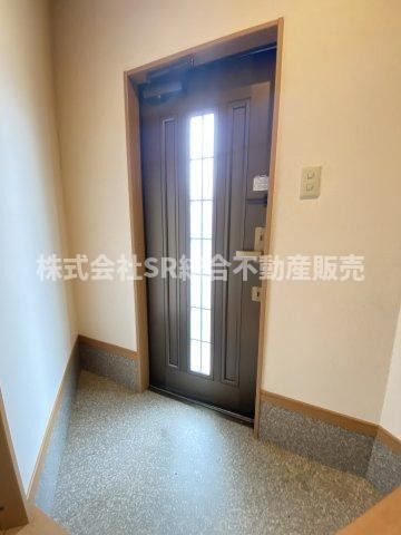 Used 3DK Terrace House for Sale in Higashiosaka, Osaka - Thumbnail 2