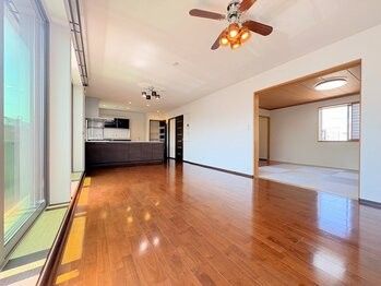 6SLDK House for Sale in Kawaguchi, Saitama with Roof Balcony - Thumbnail 3