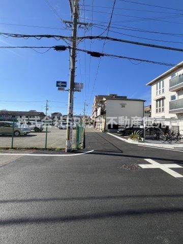 4LDK Family House with Loft in Higashiosaka Near JR Shuntokumichi - Thumbnail 3