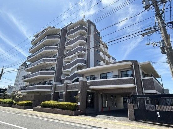Renovated 3LDK Apartment in Fukuoka Sawara Ward - Thumbnail 2