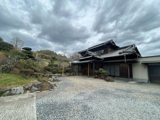 7LDK House for Sale on Large Lot in Ayagawa, Kagawa - Thumbnail 2