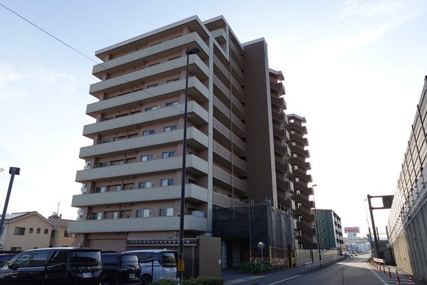4LDK Apartment for Sale in Okayama City, Minami Ward - Thumbnail 2